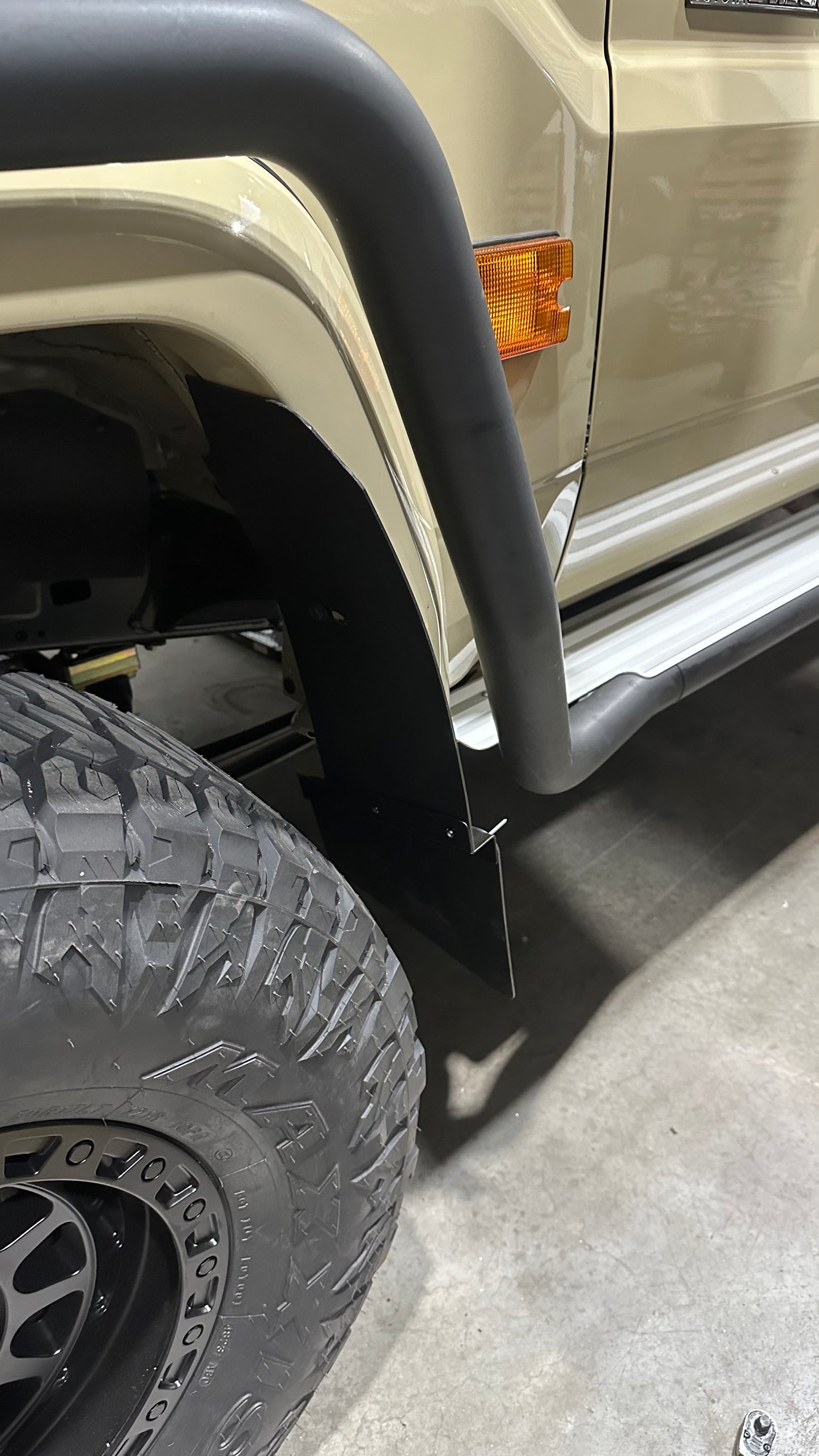 Styleworx Troopy offset mudflaps